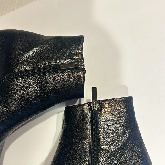 Aquatalia Ulysses made in Italy ankle black leather pebbled booties side zipper - Picture 12 of 15